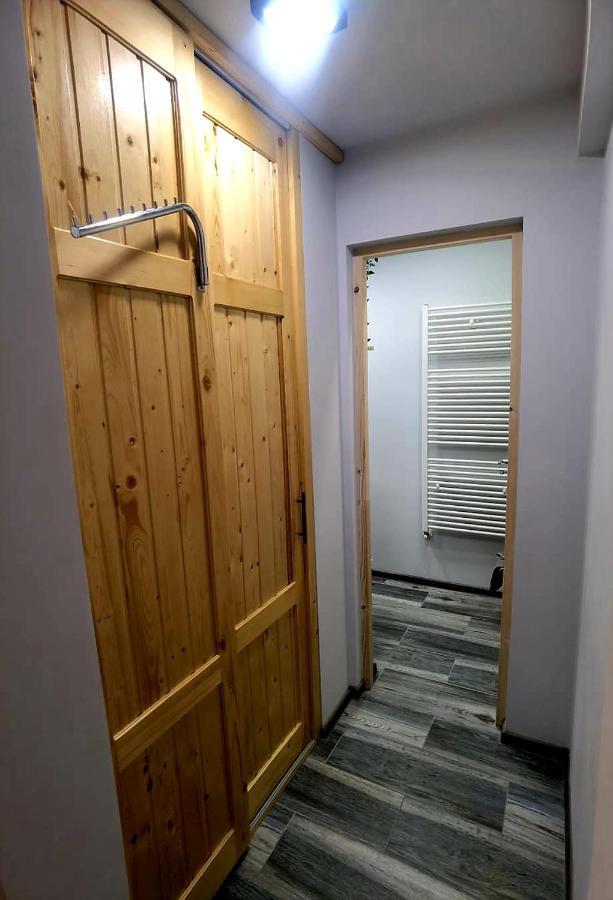 Night Lotus Apartment Хунедоара Екстериор снимка