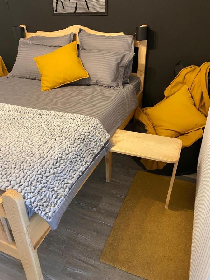 Night Lotus Apartment Хунедоара Екстериор снимка
